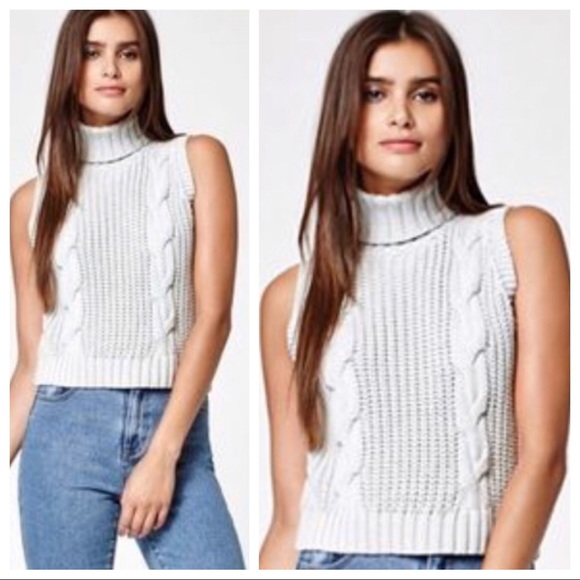Kendall & Kylie Sweaters - KENDALL+KYLIE🌿CABLE SWEATER SLEEVELESS TURTLENECK